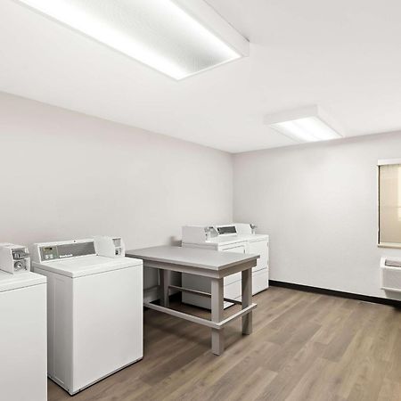 Spark By Hilton Wichita East Экстерьер фото