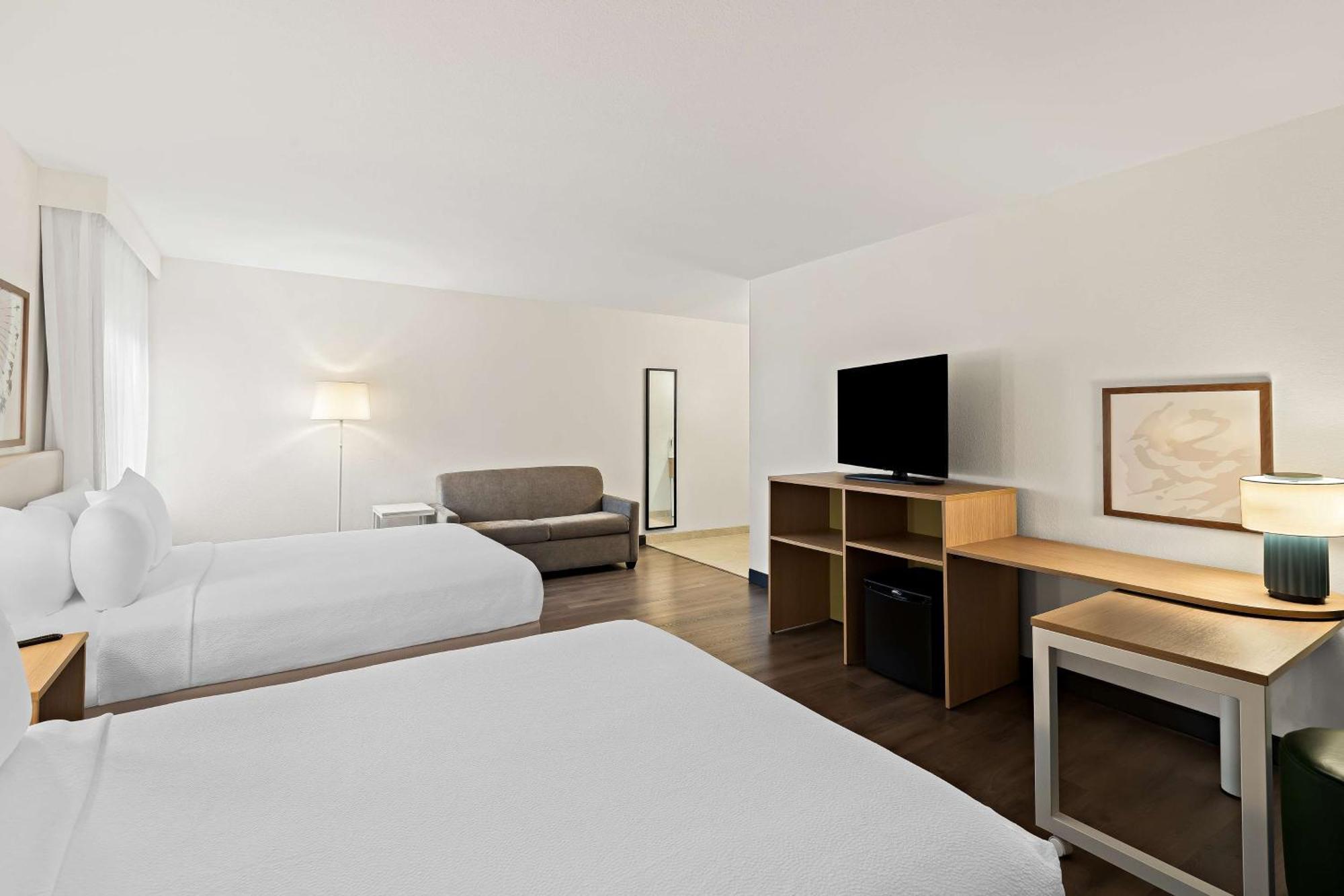 Spark By Hilton Wichita East Экстерьер фото