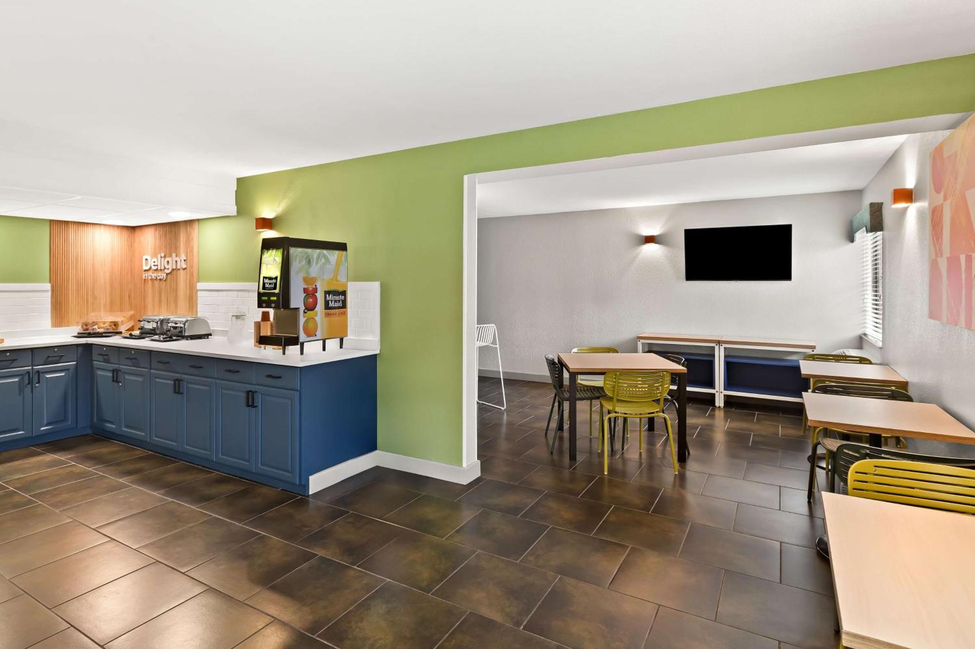Spark By Hilton Wichita East Экстерьер фото